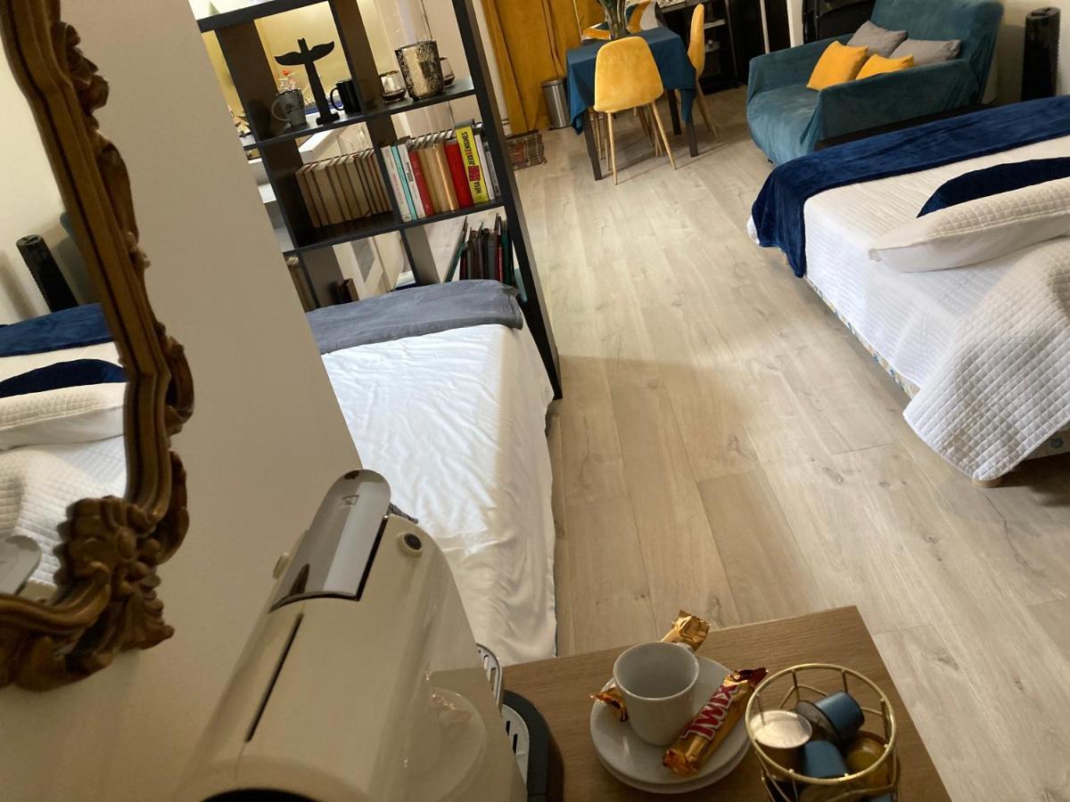 מאלאקוף Une Chambre Chez Nous, A 12 Minutes De Paris מראה חיצוני תמונה